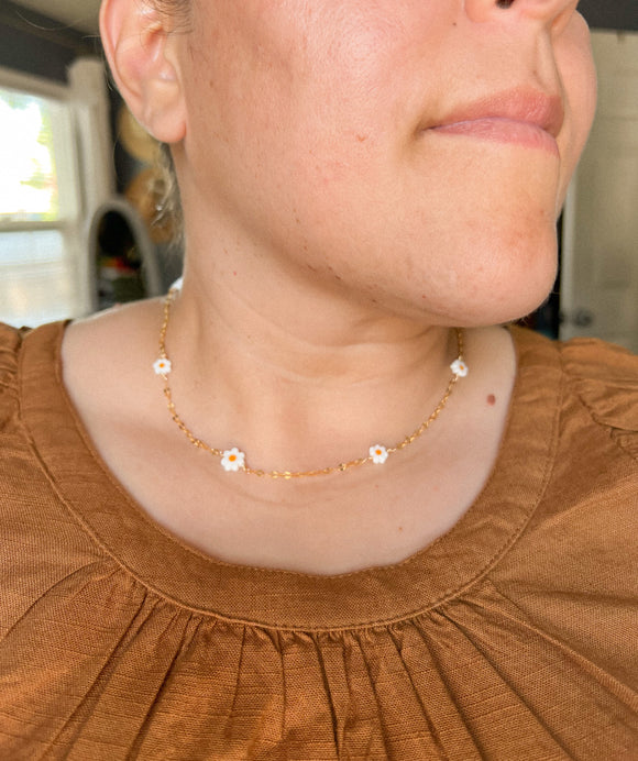 Daisy Bead Chain Necklace-Gold